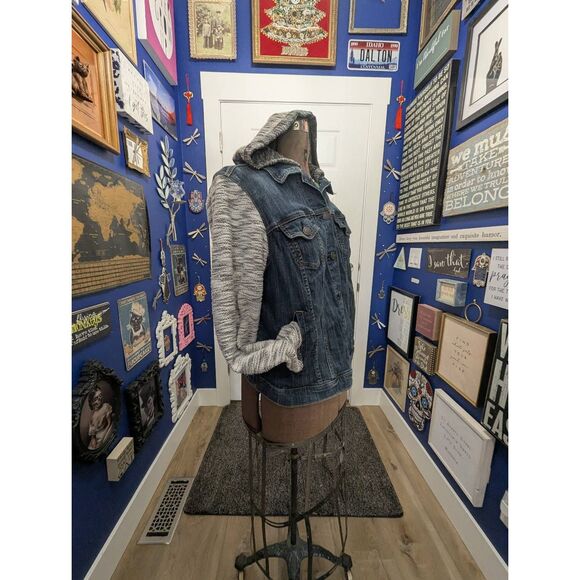 Sz 2X Torrid Jean Jacket Hoodie - Picture 3 of 15